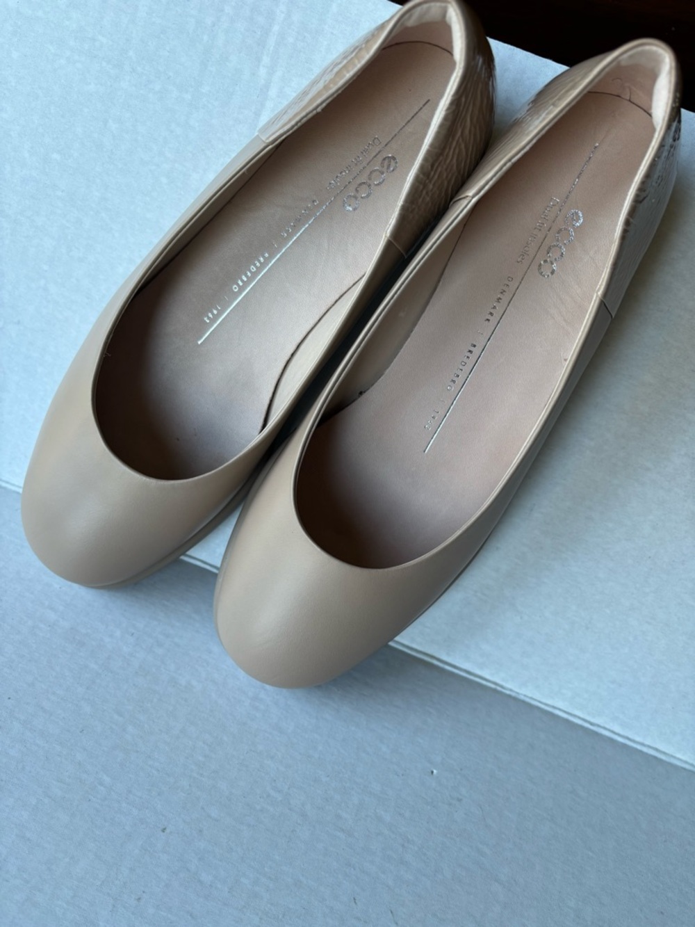 Ecco Nude Leather Slip-On Ballet Flats - Picture 4 of 8
